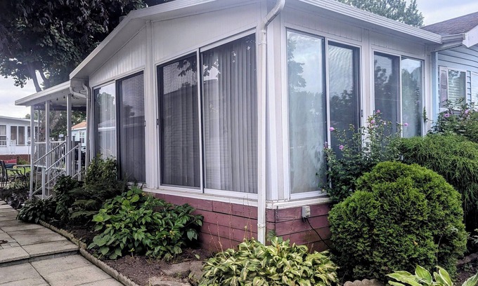 Sherkston House | 144 Forest Grove on the Shore