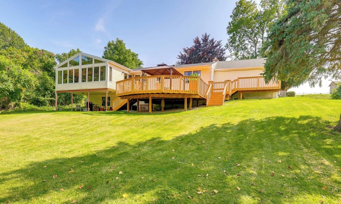 Ionia House | ‘1440 Getaway’ w/Yard & Deck ~ 16 Mi to Rochester