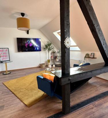 Huckingen Apartment | 148qm Apartment, nähe Düsseldorf, 4 Schlafzimmer, privater Parkplatz