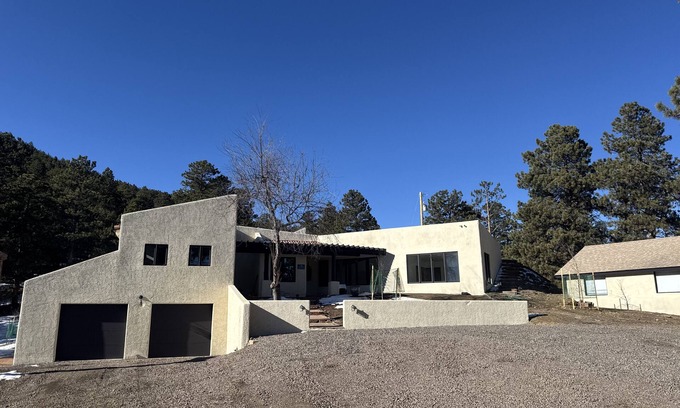 North Central Evergreen House | 15 Acre Private 5 bedroom Retreat