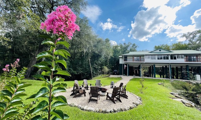 Mayo House | 15 ACRE RIVER FRONT CABIN HOUSE ON THE SUWANNEE, WITH SPRING WALKING DISTANCE