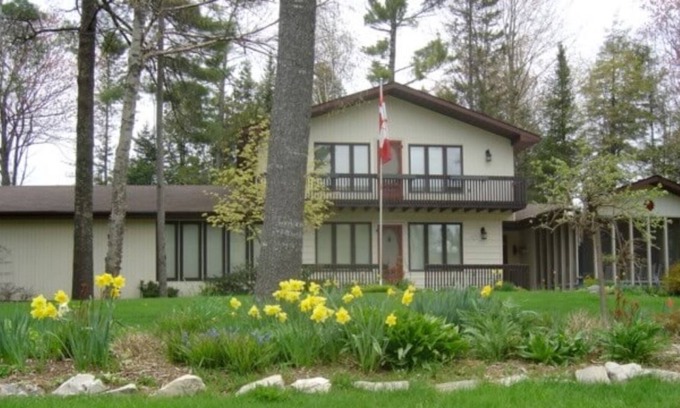 Sauble Beach Cottage | 15 Gremik Crescent