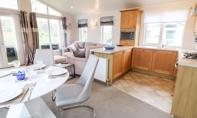 Welton Cottage | 15 HESKET CARAVAN PARK, pet friendly, with a garden in Armathwaite