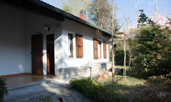 Serramazzoni Villa | 15 km from Maranello Villa Ferrari, sleeps 11, fireplace, billiards and foosball table