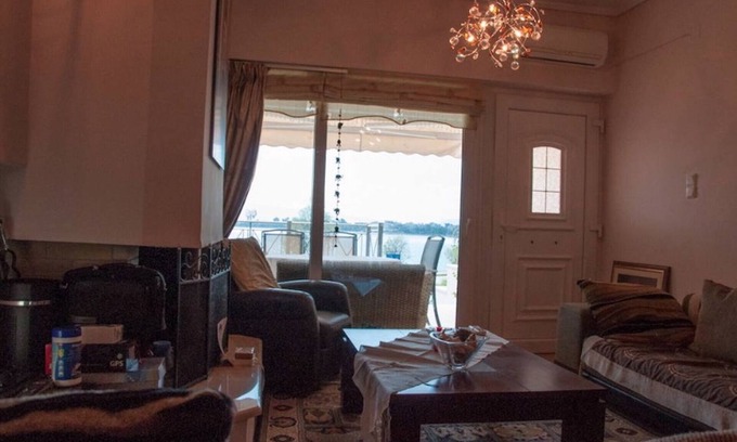 Nea Anchialos House | 15 meters by the sea.