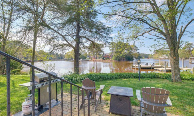 Mathews House | 15 Mi to Gloucester: Waterfront Mathews Home!