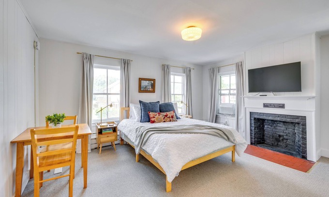 Waterbury Apartment | 15 Mi to Stowe Mountain Resort: Main Street Studio