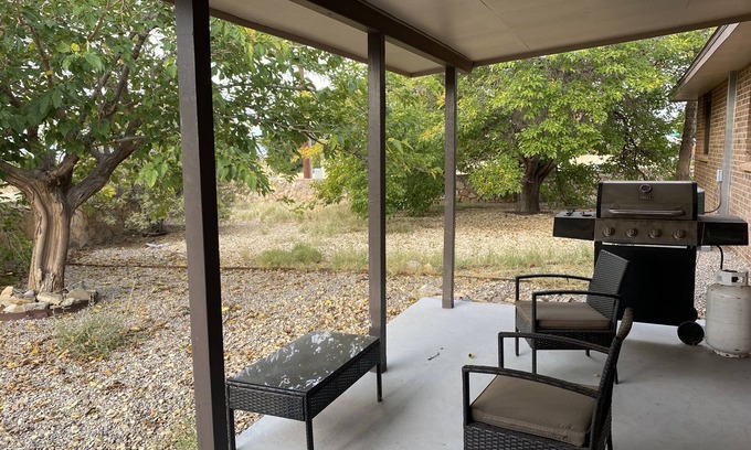 Alamogordo House | 15 Miles from White Sands National Park, less than a mile from Desert Lake Golf