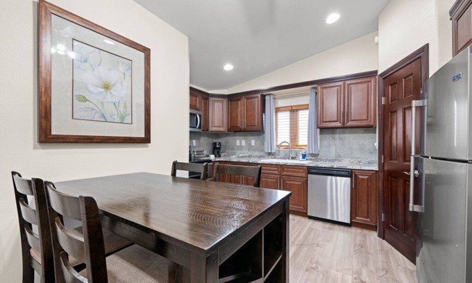 Kingsbury Apartment | 15 miles to New Braunfels, San Marcos, Seguin. Worker's Away from home retreat.