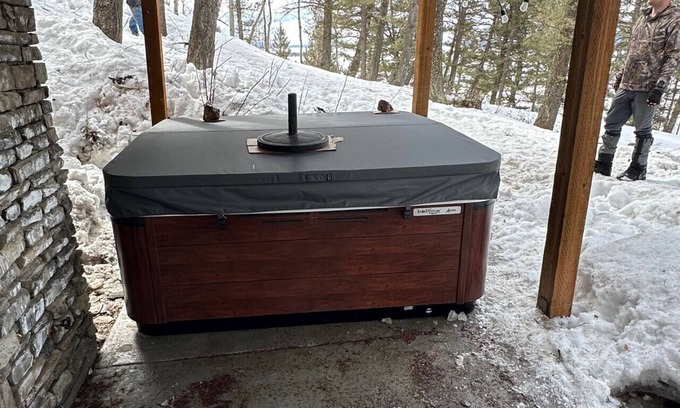 Island Park House | 15 min 2 YSNP-Hot Tub-Arcades-Air Hockey-Views