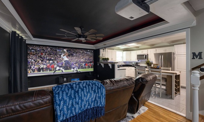 Nashville House | 15 min to Broadway- KING BED; 3Bdr/1Br - Everyday Getawayn