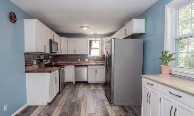 Antioch House | 15 min to downtown, great outdoor entertainment, 3b 2ba cozy home