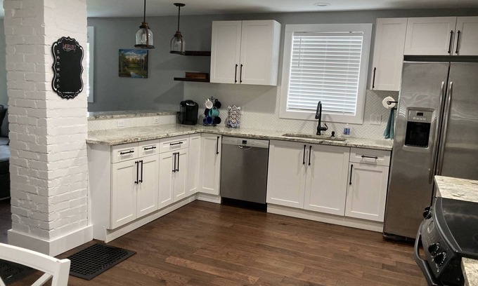 Montgomery Center House | 15 min to Jay Peak