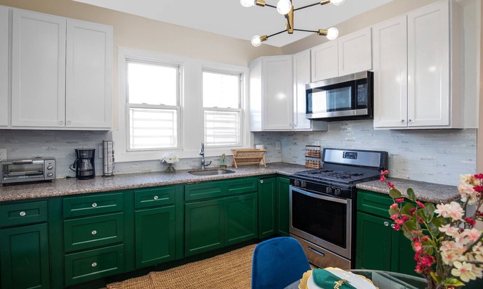 East Orange Apartment | 15 MINUTES FROM DREAM MALL
