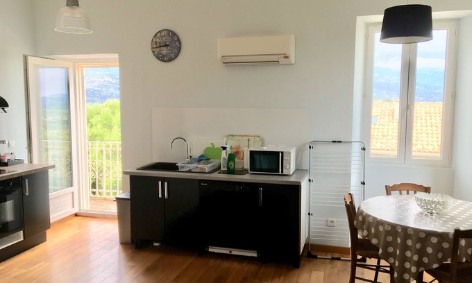 Sotta Apartment | 15 mn from beaches (Figari, Santa Giulia) 55 m2 Air-conditioned, bright