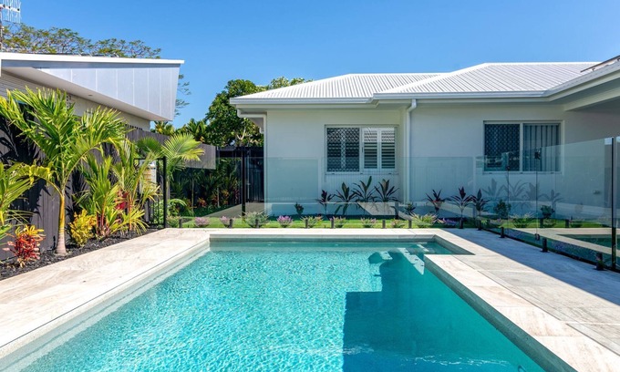 Cooya Beach House | 15 Ocean Avenue Cooya Beach Entire Home