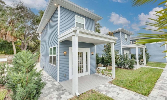 Downtown Dunedin House | 15% OFF THROUGH OCTOBER | Tiny Home w/Pool in Heart of Downtown Dunedin