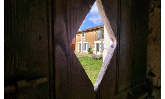 Celle-Levescault House | 15 people Large house in the countryside