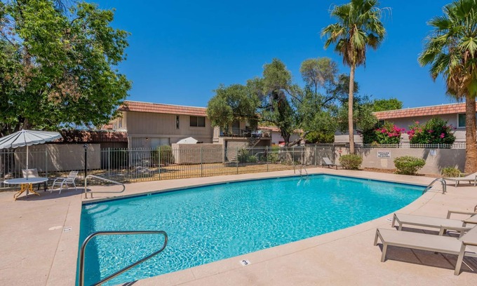 The Lakes Condo | *15 Percent Off* Sundevil Stay⁓Pool⁓Near ASU~Tempe