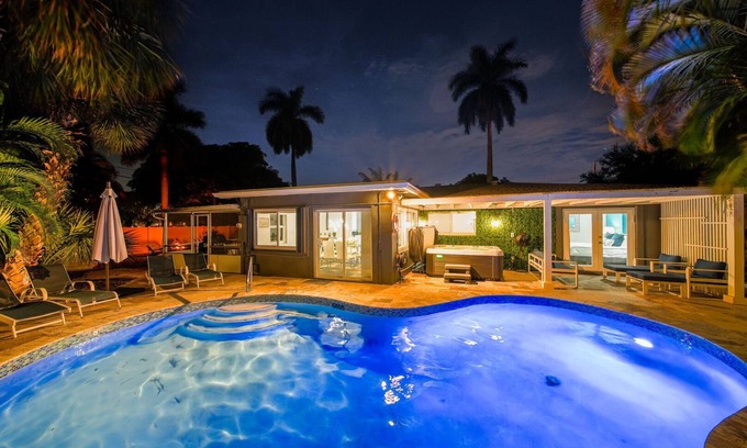 North Corals House | 1560 Managed By Brampton Park
