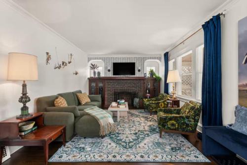 Kamm's Corners House | 158th St, Cleveland, Oh