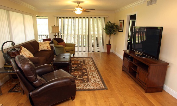 Hunt Club Villa | 159 Villa Kerrie