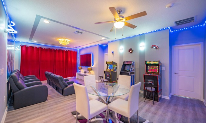 Kissimmee House | 15BD/9BDR/10BA sleeps20-pool/Htub/Theater/Arcade