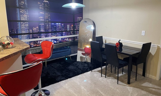 Executive Park Apartment | 15Mins or less to Uptown and Close attractions! URBAN DELUXE SUITE