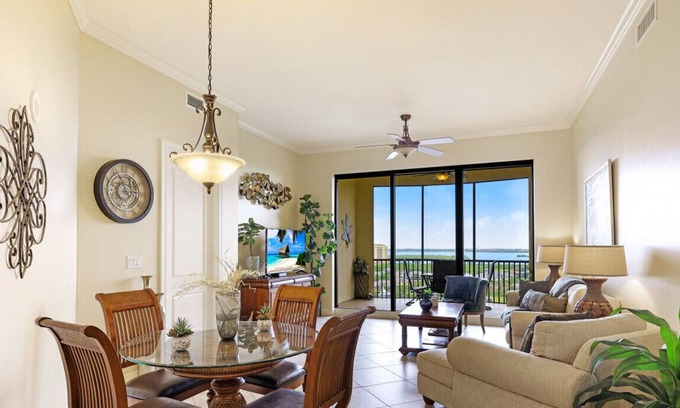 Cape Harbour Condo | 15th floor penthouse overlooking river