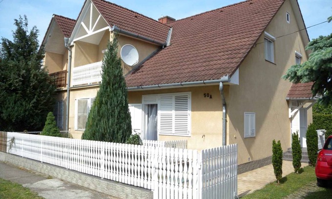 Balatonkeresztur House | 160 m² House ∙ 5 bedrooms ∙ 13 guests