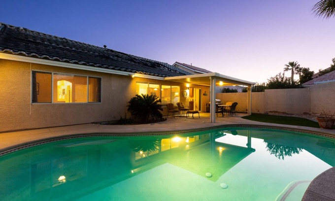 Elkhorn House | *1600 Sq Ft 3 Bed 2 Bath 1 Story Private Pool