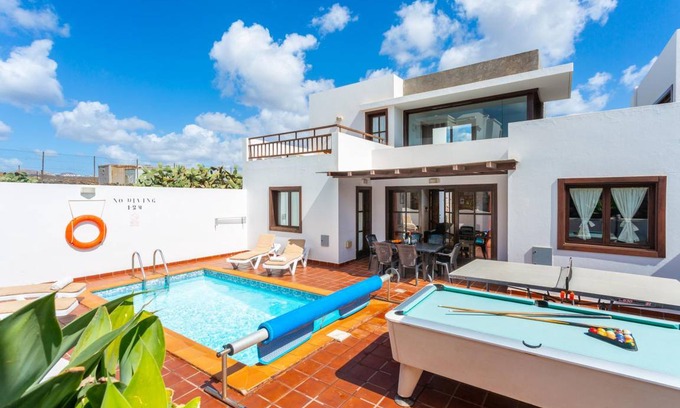 Los Mojones Villa | 165 m² Villa ∙ 3 bedrooms ∙ 6 guests