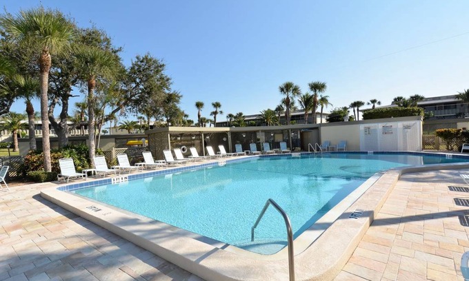 Holmes Beach Condo | 167 m² Condo ∙ 3 bedrooms ∙ 6 guests