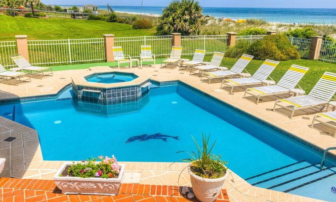 Golden Mile House | 167 m² House ∙ 4 bedrooms ∙ 10 guests