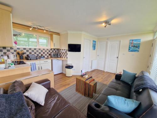 Stalham Ski Chalet | 169 Broadside Holiday Chalet near Broads & Beaches