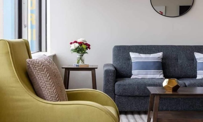 Downtown Dallas Apartment | 16th FL Bold CozySuites with pool, gym #5