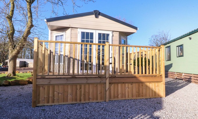 Wesham Cottage | 17 BIRCHWOOD CLOSE, pet friendly, with a garden in Lytham St. Annes