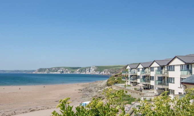 Bigbury-on-Sea Cottage | 17 BURGH ISLAND CAUSEWAY, family friendly in Bigbury-On-Sea