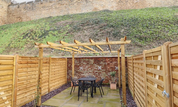 Lincoln Cottage | 17 Union Road House