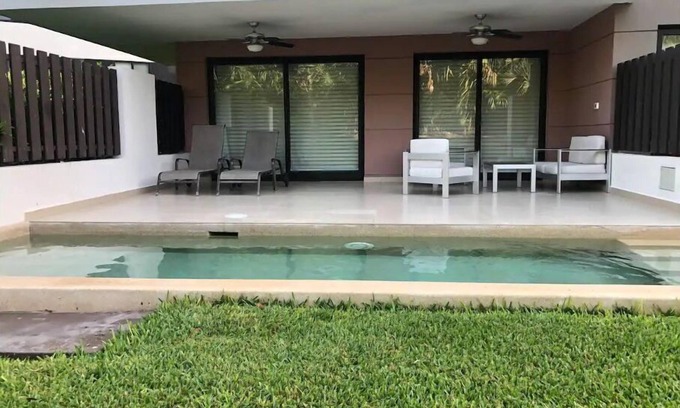 Villa Juarez Condo | 170m (1830sqft) Luxury Apt with private pool