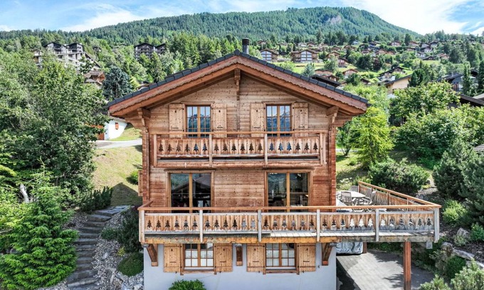 Saint-Pierre-de-Clages Other | 175 m² Accommodation ∙ 3 bedrooms ∙ 6 guests