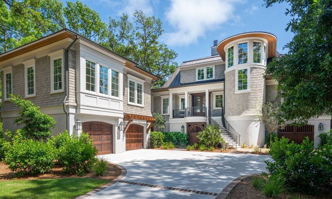 Vanderhorst Plantation House | 177 Glen Abbey: Brand New Kiawah Escape with 5BR, Pool, Elevator & EV Charger (Sleeps 11)