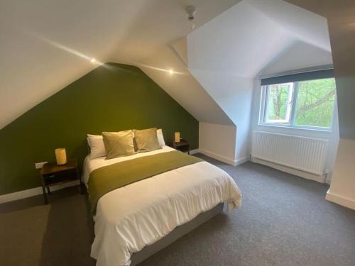 Shoscombe House | 17A Stella house nr Bath
