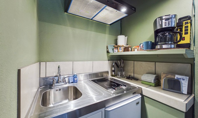 Orick Apartment | 17B Gold Rush Single Room at the Meadow Site
