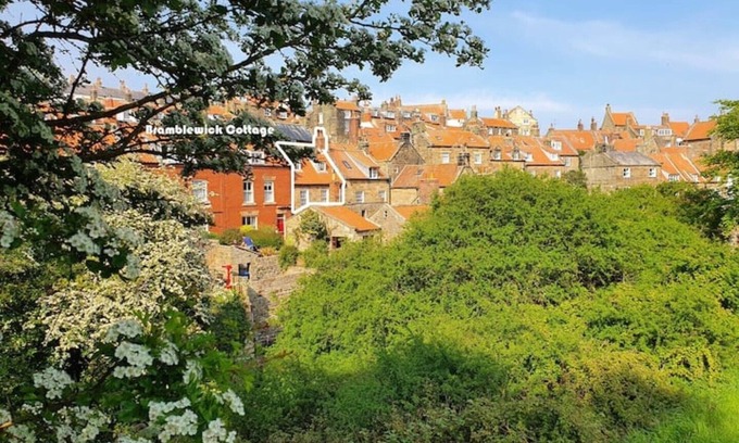 Robin Hood's Bay Cottage | 17th Century cottage in the heart of smugglers fishing village.