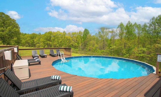Fairview Cabin | 18-Acre Hideaway: Pool & Hot Tub