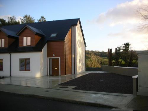Durrus House | 18 Carraig Naofa