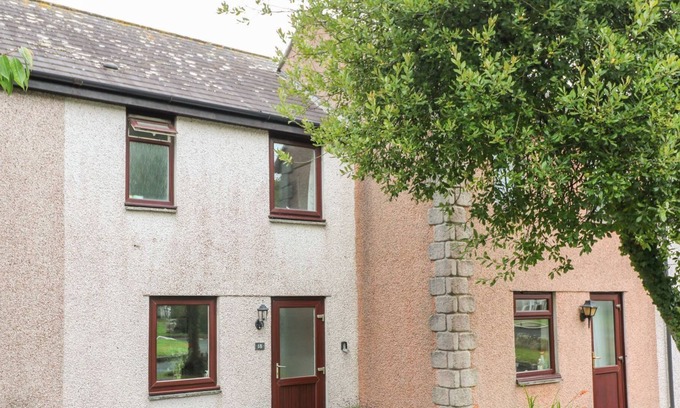 Chysauster Cottage | 18 OLD COURT, pet friendly, with pool in Penzance