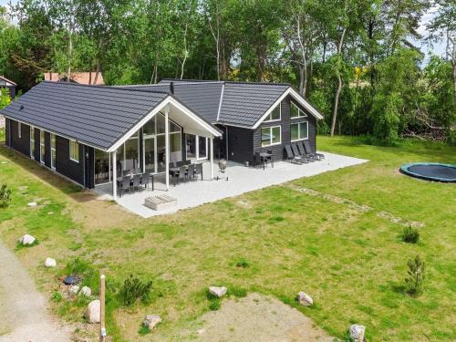 Bøtø By House | 18 person holiday home in Væggerløse