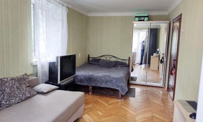 Dzerzhyns'kyi District Apartment | 18 вулиця Сергія Єсеніна